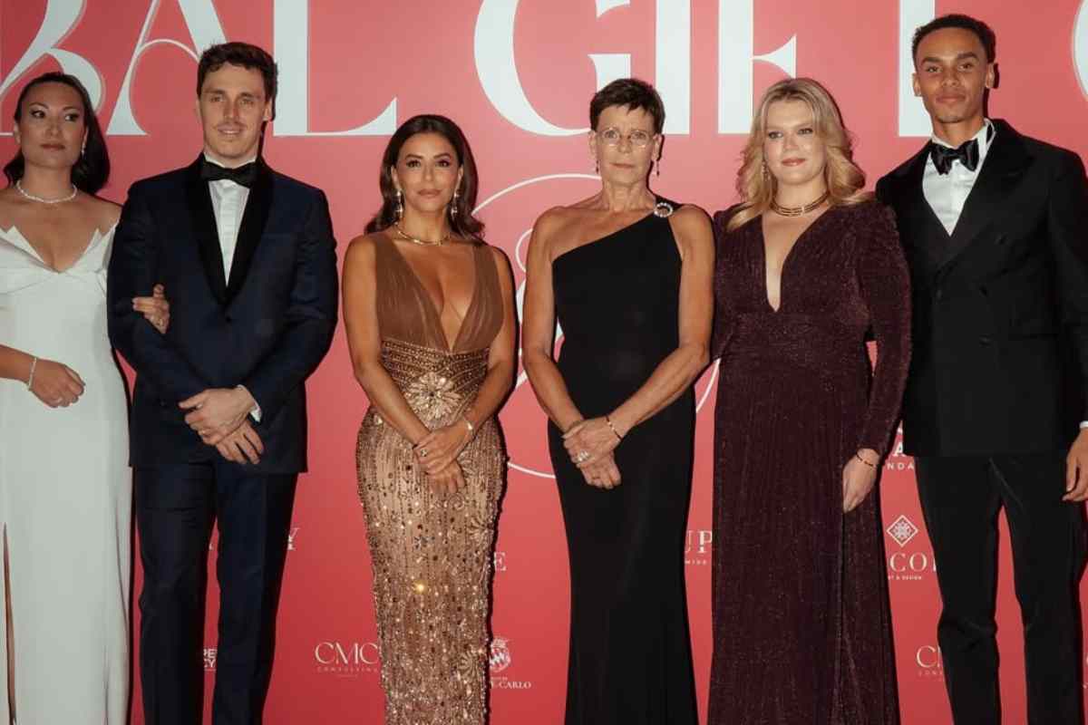 Stephanie di Monaco elegantissima ai Global Gift Gala 2025